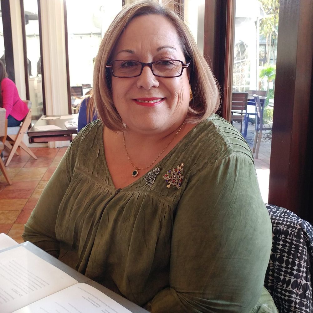 Meet your Posher, Debora